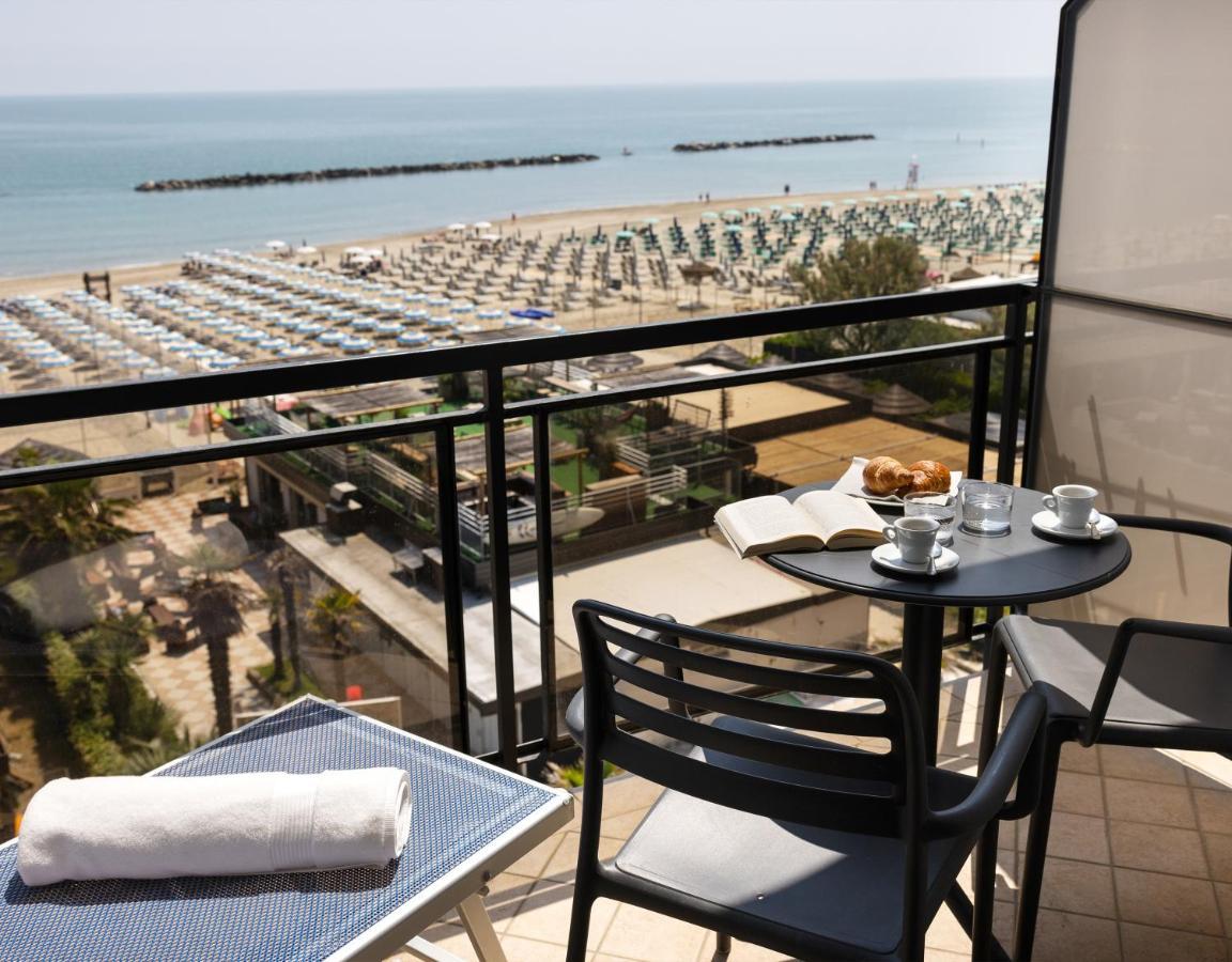 Hotel Constellation Lido Di Savio Bagian luar foto